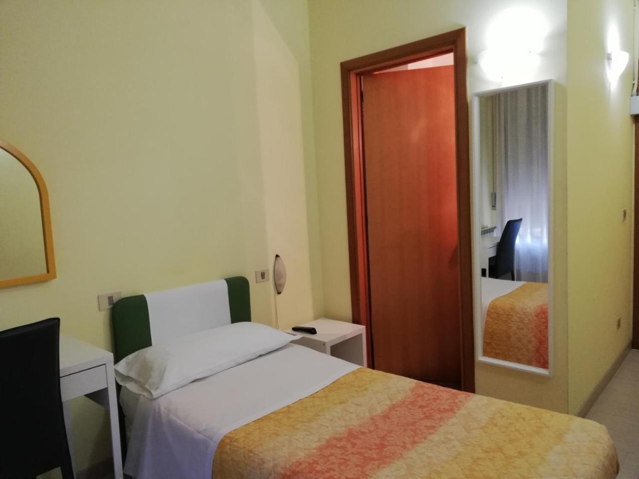 لانشانو Albergo Roma المظهر الخارجي الصورة